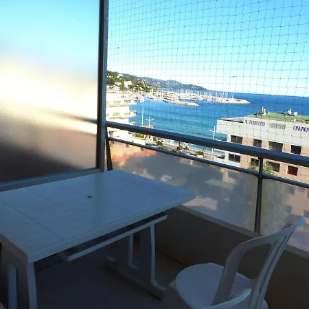 Apartment Centre Avec Terrasse Et Ascenseur - Fr-1-308-173 *
